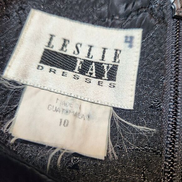 Vintage 70s Dress Black Embossed Floral‎ Short Sleeve Pencil Knee Length 10 M - Picture 12 of 13